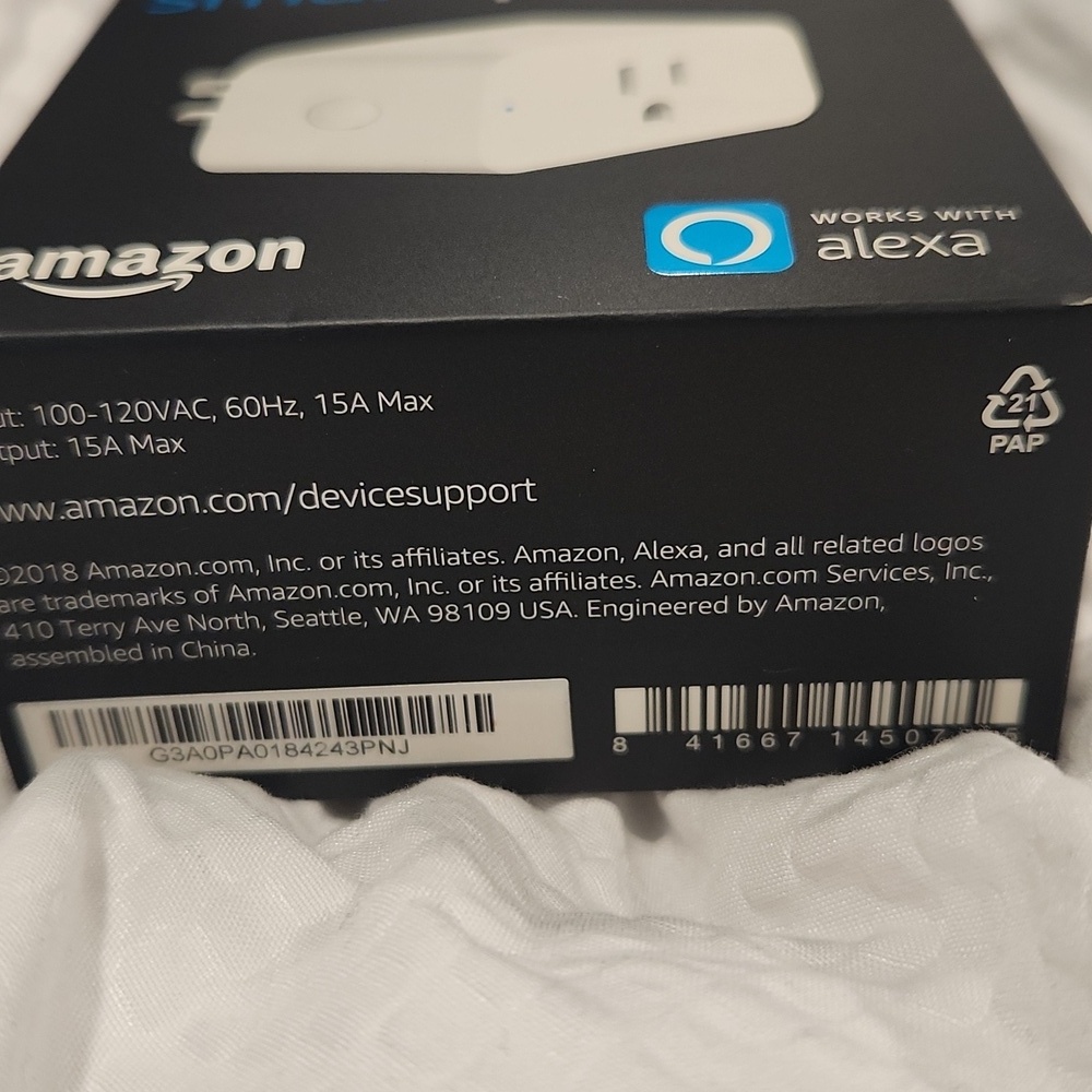 Amazon Alexa-Compatible Smart Plug - White - Picture 4 of 4